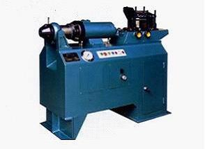 Hydraulic coating laboratory extruder